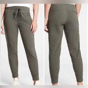 Athleta Trekkie North Jogger Petite 0